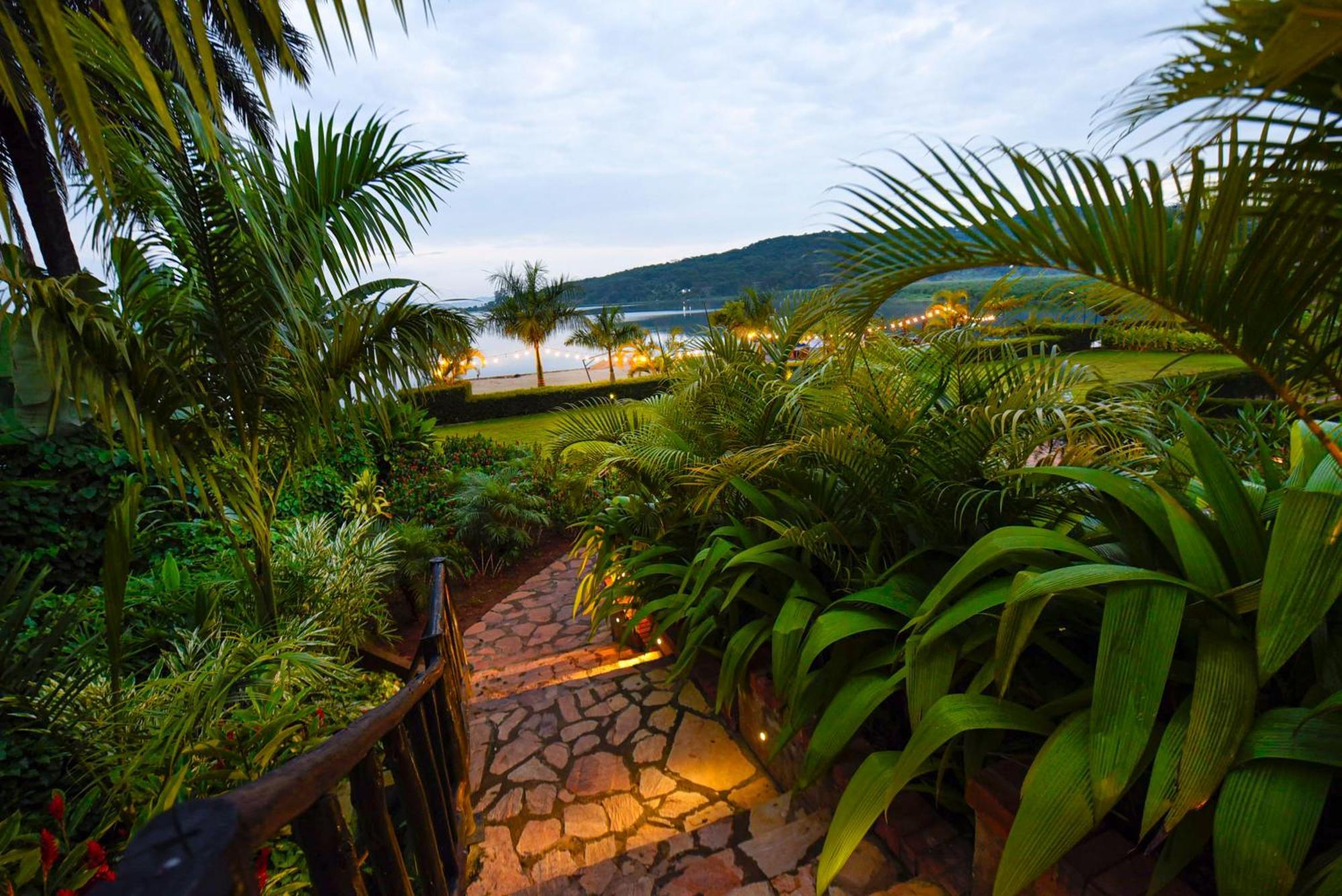 Divine Resort & Spa Kampala Eksteriør billede